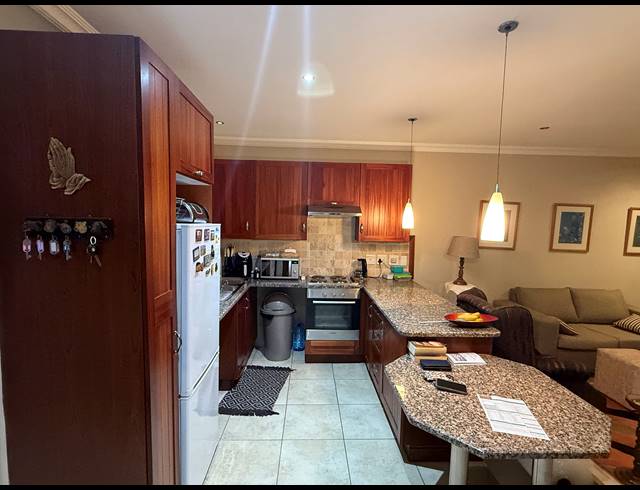 2 BEDROOM APARTMENT FOR SALE IN NEWLANDS